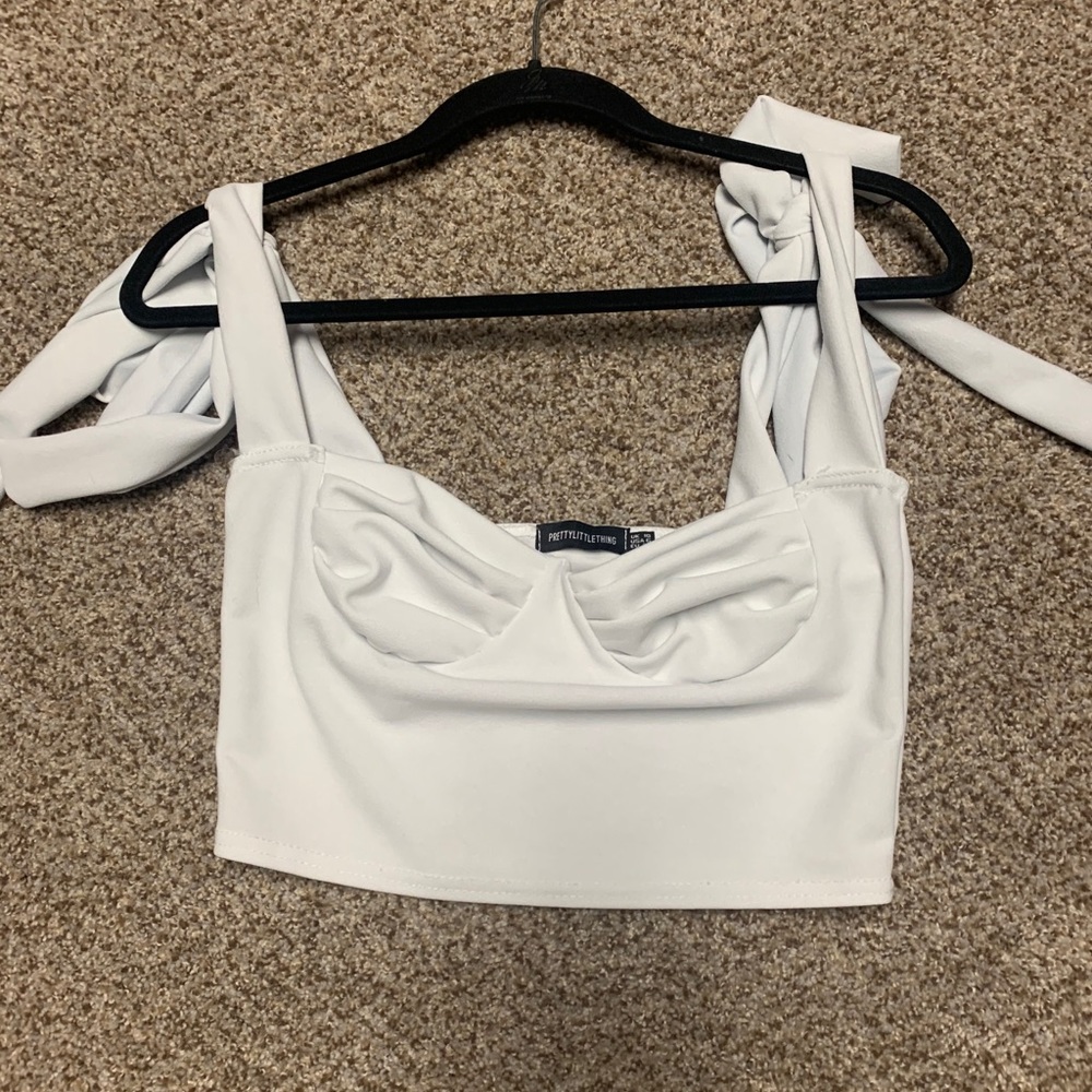 PrettyLittleThing Shoulder tie crop top
